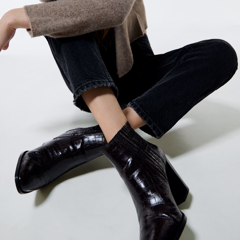 Zara embossed Animal print ankle boots block heel